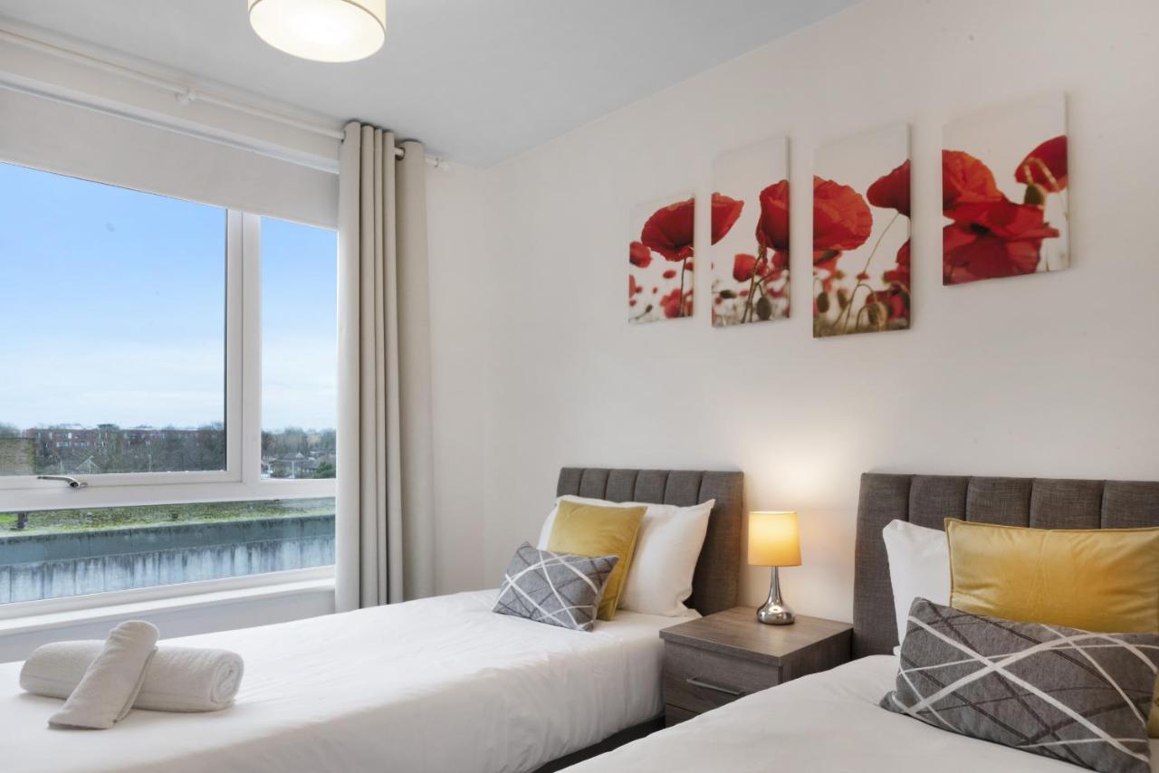 K Suites - Town Centre Hatfield 햇필드 외부 사진