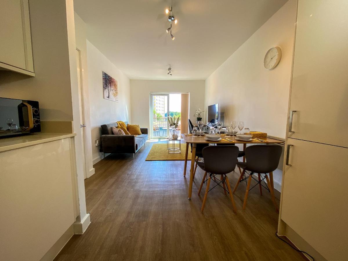 K Suites - Town Centre Hatfield 햇필드 외부 사진